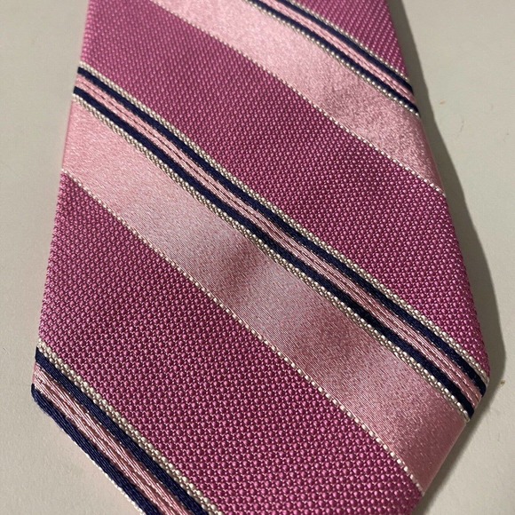 Brooks Brothers Makers and Merchants Tie Striped Pink Navy White Silk 58… - Picture 7 of 8